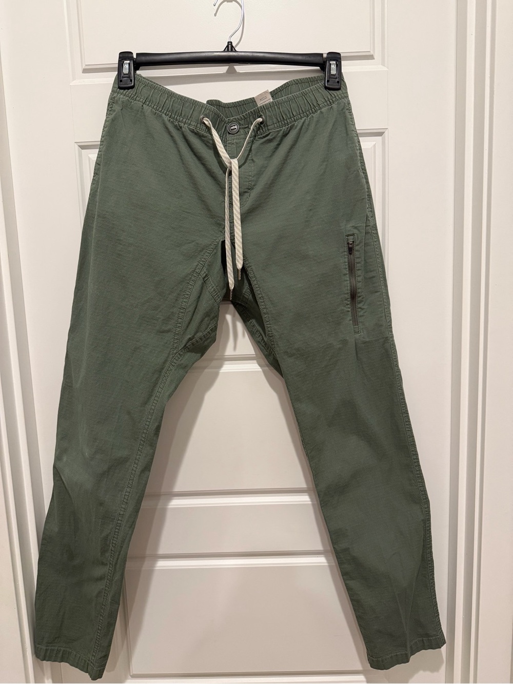 Vuori Men's Ripstop Climber Pant
 with Zip Thigh Pocket